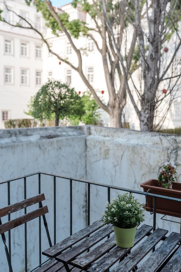 Elegant 3 Bedroom Flat With View In Principe Real ลิสบอน ภายนอก รูปภาพ