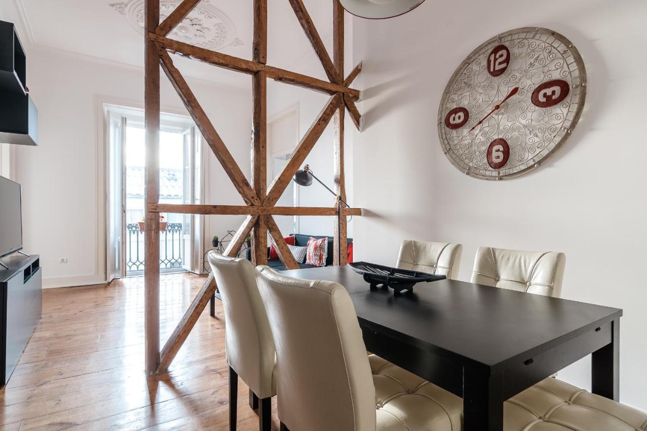 Elegant 3 Bedroom Flat With View In Principe Real ลิสบอน ภายนอก รูปภาพ
